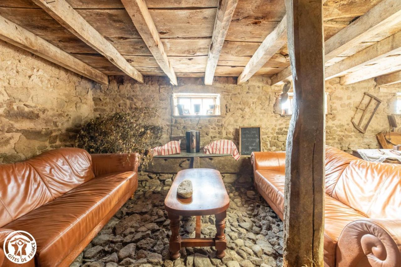 Aux 2 Puys - Gite "Le Lemptegy" Saint-Priest-des-Champs Zewnętrze zdjęcie